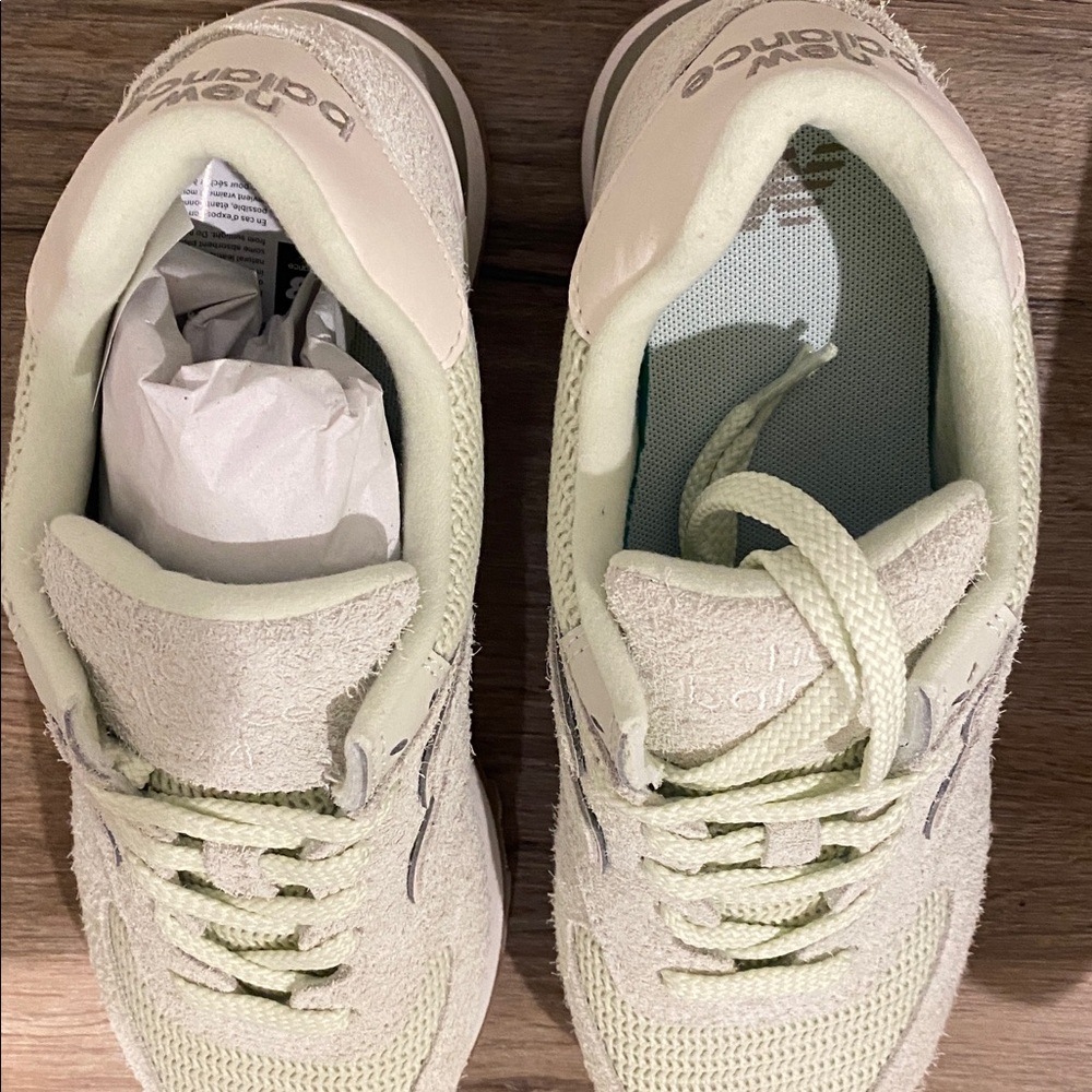 New Balance Sneakers - Picture 5 of 6